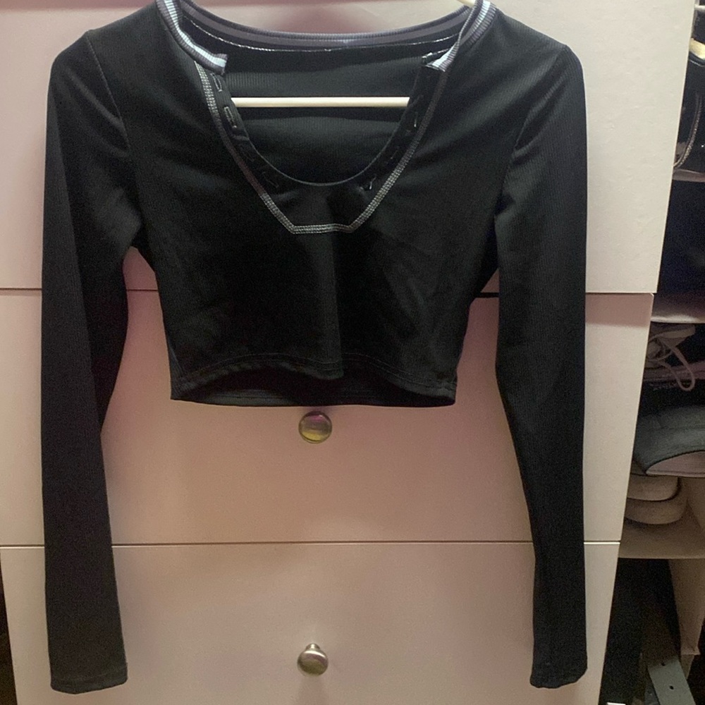Black cropped long sleeve top
